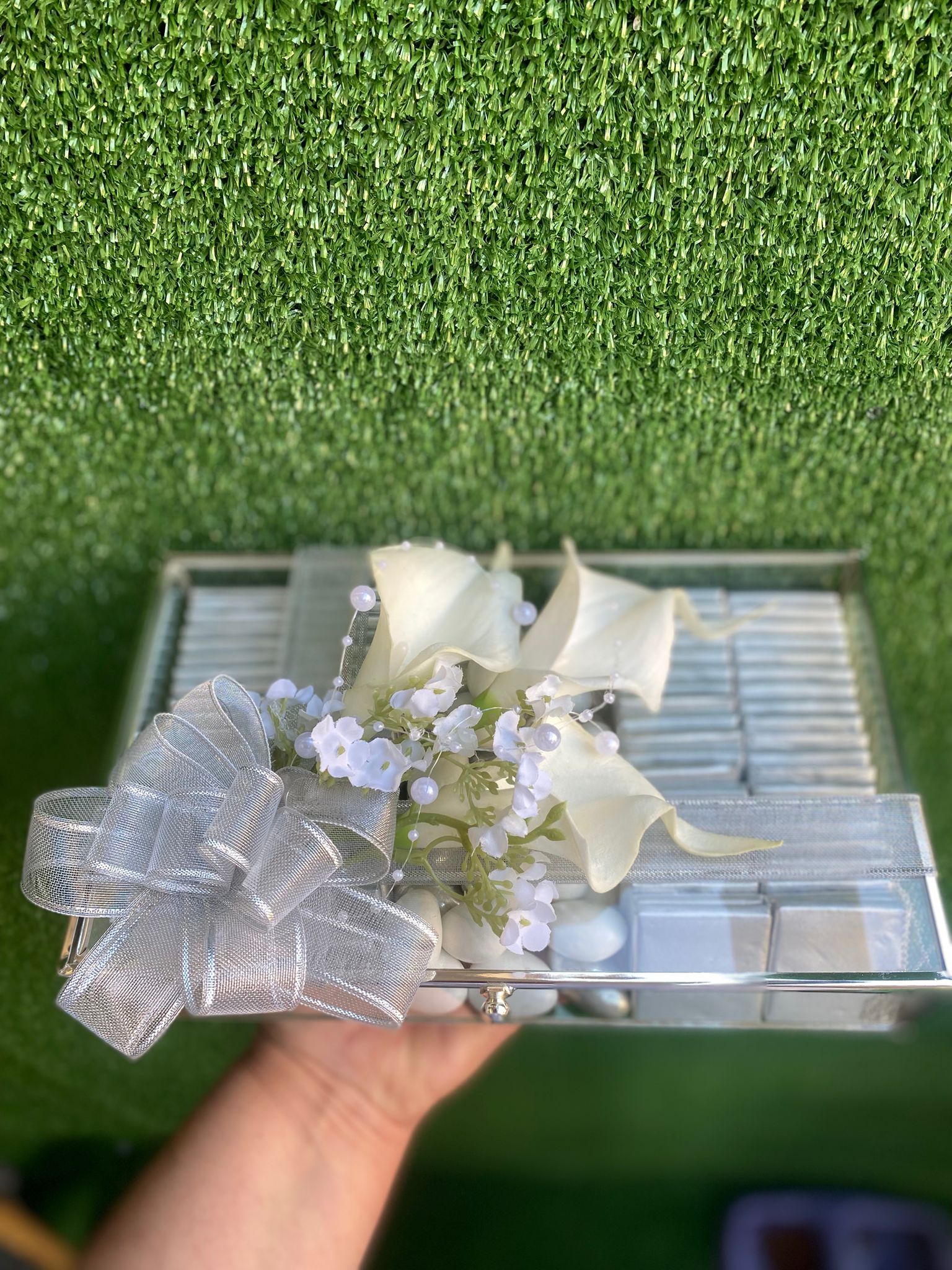 Cam Sandıkta Gümüş Kız İsteme Çikolatası